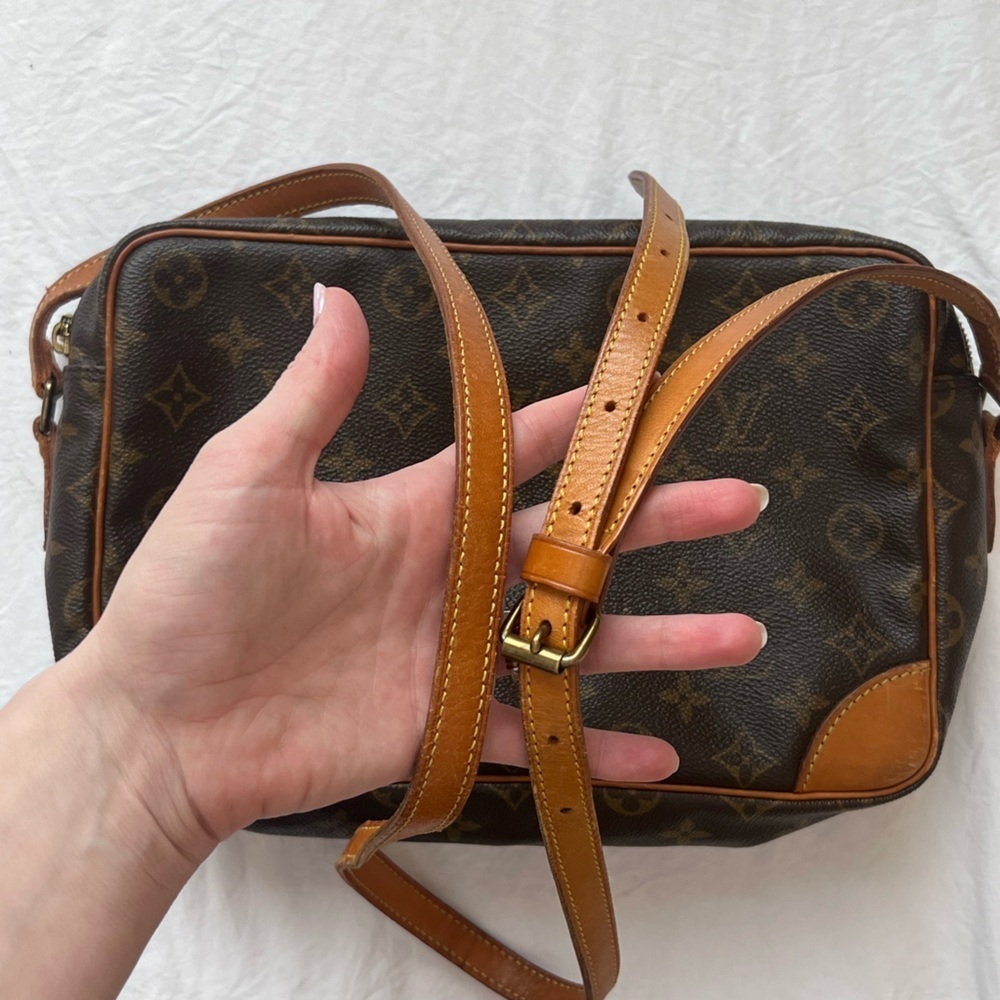 Authenticated Louis Vuitton Monogram Trocadero Crossbody NO0991 - Picture 13 of 15